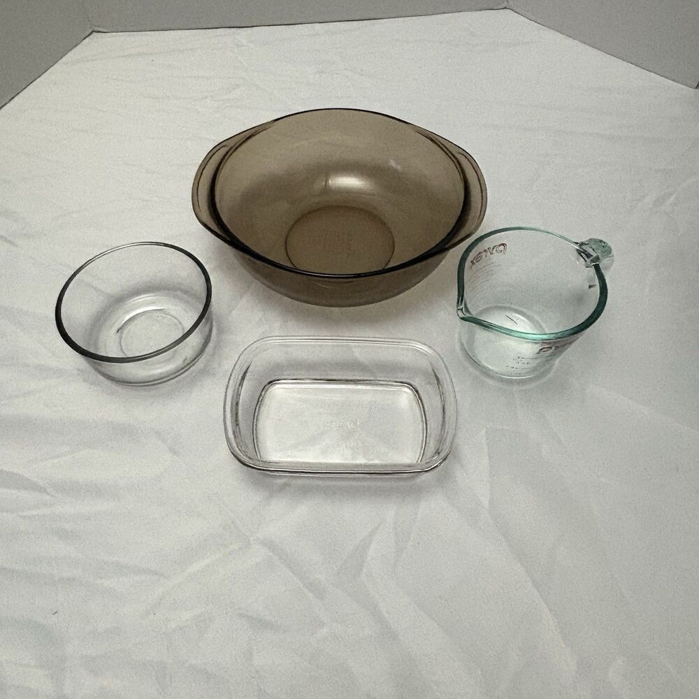 Pyrex Lot Of 4 Pieces Pyrex Measuring Cup, Round Bowl, Square Bowl,large bowl